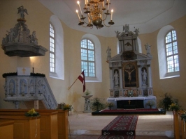 Mežmuižas  baznīcas altaris