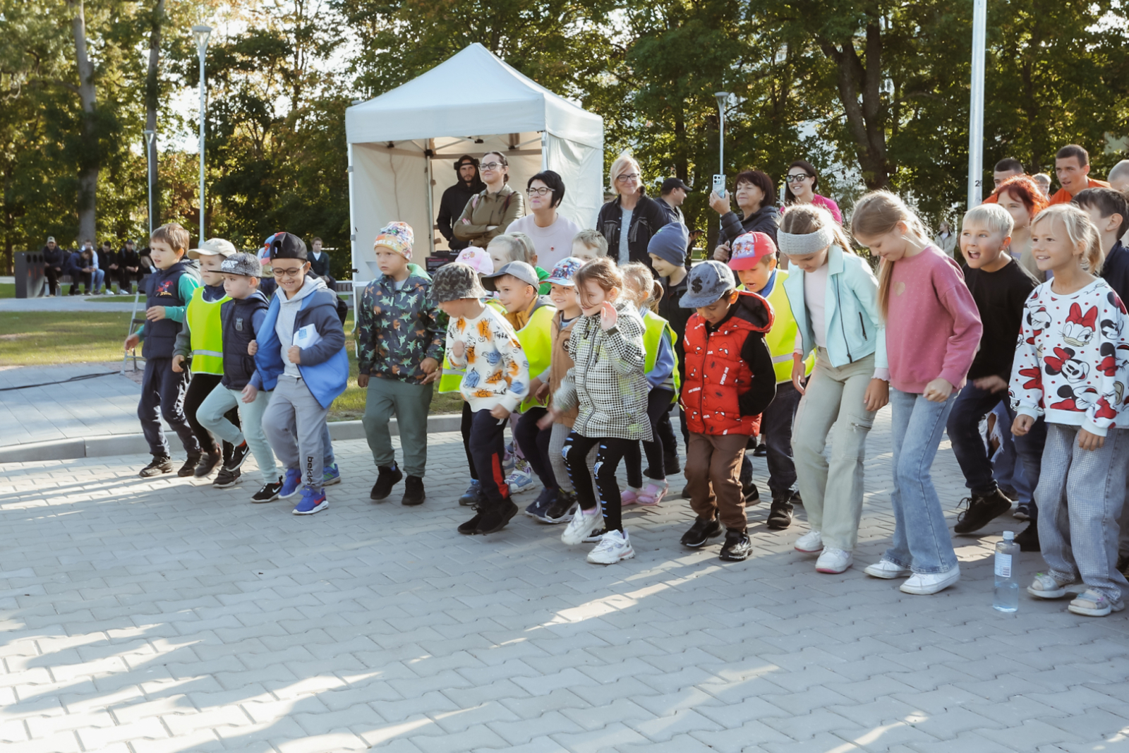 MULTIFUNKCIONĀLAIS SPORTA LAUKUMS UN ATJAUNOTĀ SPORTA CENTRA ĒKA